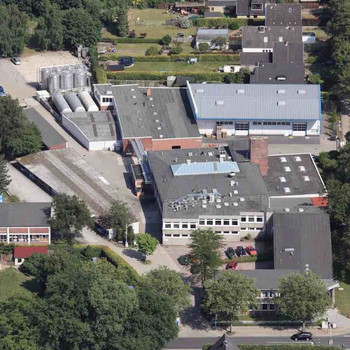 Fabriks- und Bürogebäude von oben