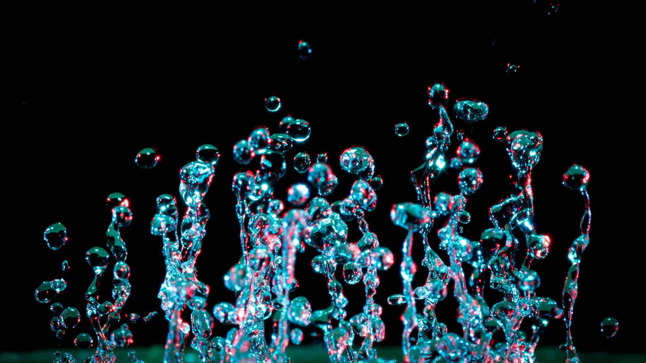 Drops of machining cleaner Drops of machining cleaner