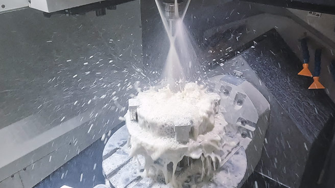 Oemeta metalworking fluid in use in the machine