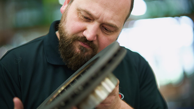 WEISSER employee and brake disc